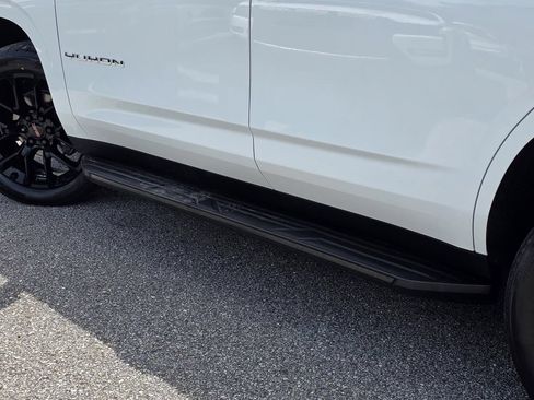 Used 2022 GMC Yukon SLE w/ Gmc Pro Safety Plus Package RWD image 24