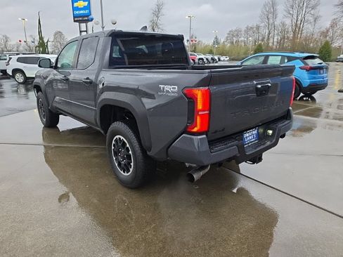 Used 2025 Toyota Tacoma TRD Off-Road AWD/4WD image 3