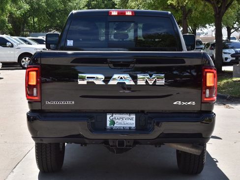 Used 2026 RAM 2500 Laramie AWD/4WD image 9