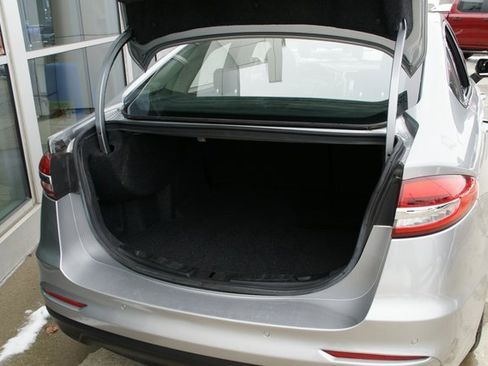 Used 2020 Ford Fusion SE image 27