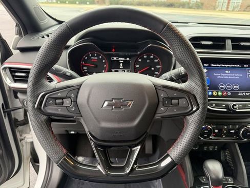 Used 2023 Chevrolet TrailBlazer RS w/ Convenience Package image 13