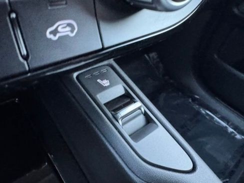 Used 2025 Kia Telluride S image 18