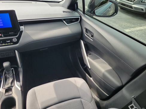 Used 2024 Toyota Corolla Cross AWD Hybrid image 16