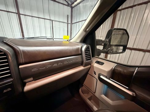 Used 2019 Ford F250 Limited w/ FX4 Off-Road Package AWD/4WD image 17