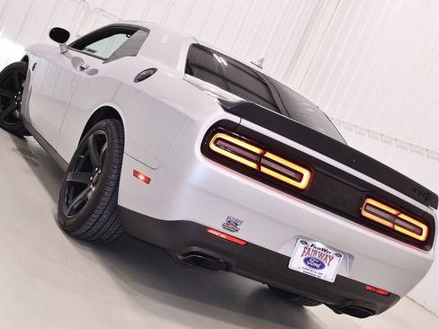 Used 2022 Dodge Challenger SRT Hellcat w/ Plus Package RWD image 33