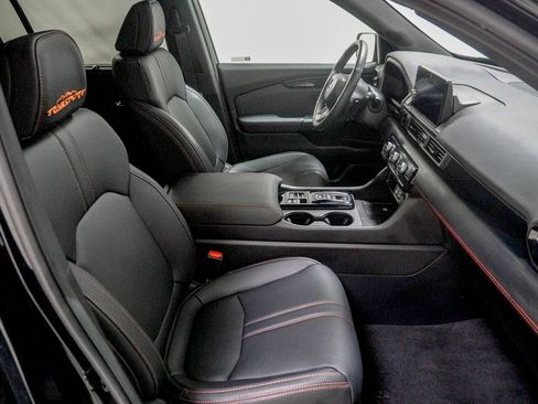 Used 2025 Honda Pilot TrailSport image 32