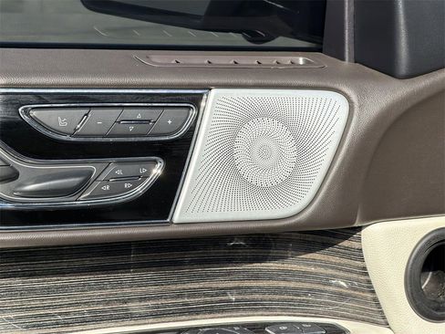 Used 2021 Lincoln Navigator L Black Label w/ Cargo Convenience Package image 21