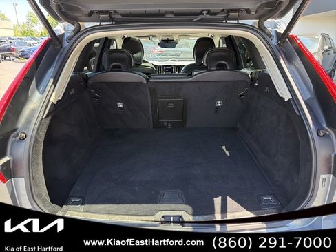 Used 2021 Volvo XC60 T5 Momentum AWD/4WD image 16