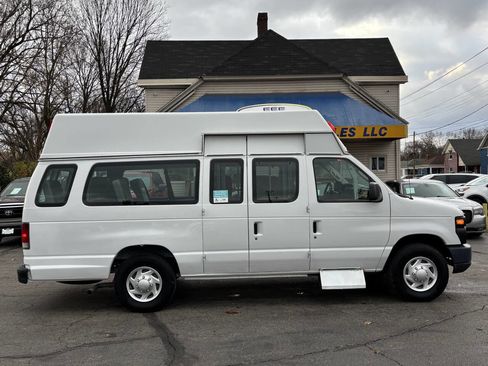 Used 2011 Ford E-250 and Econoline 250 Extended w/ PWR Group image 1