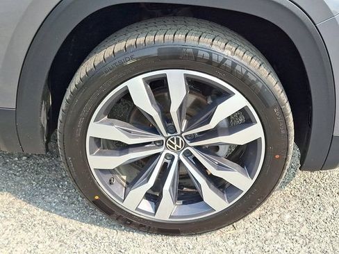 Certified 2022 Volkswagen Atlas SE w/ Panoramic Sunroof Package AWD/4WD image 11