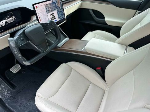 Used 2022 Tesla Model X image 11