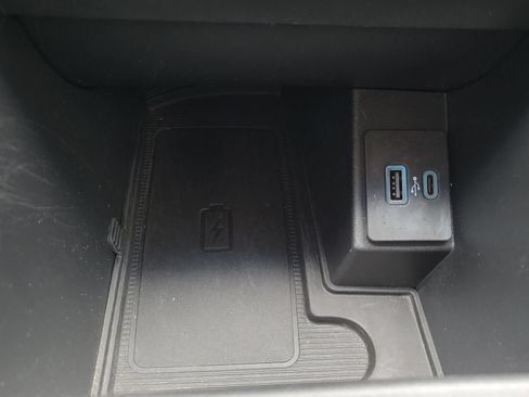 Used 2022 Ford Edge Titanium AWD/4WD image 27