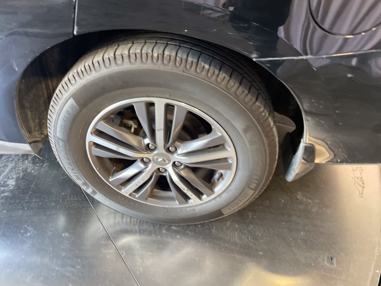 Used 2019 INFINITI QX60 Luxe w/ Essential Package FWD image 8