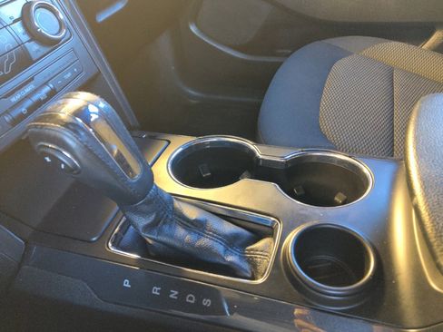 Used 2018 Ford Explorer XLT FWD image 26