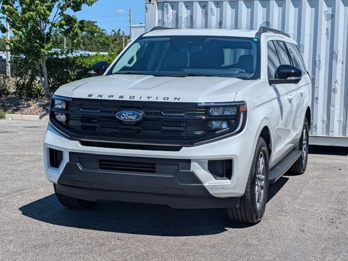 New 2026 Ford Expedition Max Active RWD image 8