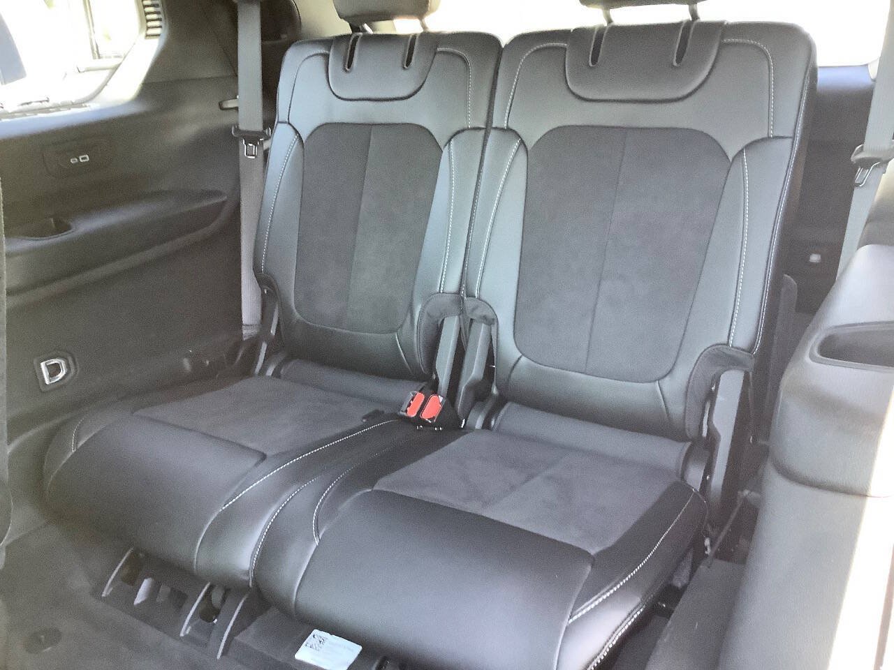 Used 2025 Jeep Grand Cherokee L Laredo AWD/4WD image 40
