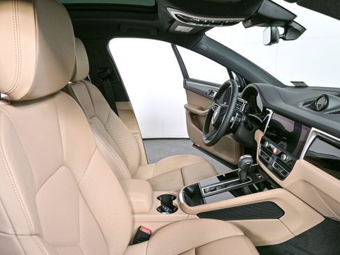 New 2026 Porsche Macan Turbo AWD/4WD image 22