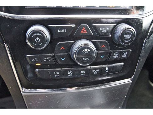 Used 2021 Jeep Grand Cherokee Laredo X image 26