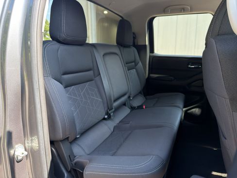 Certified 2025 Nissan Frontier SV RWD image 17