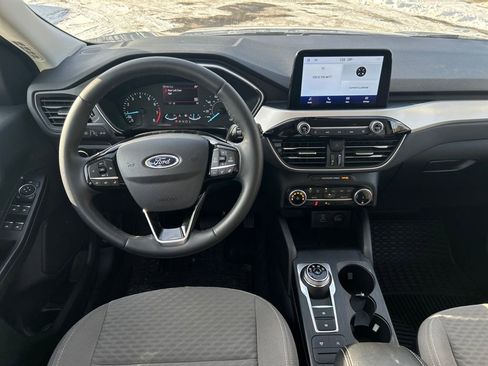 Used 2022 Ford Escape SE w/ Cold Weather Package image 17