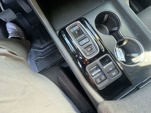 Used 2025 Honda Pilot Sport image 25