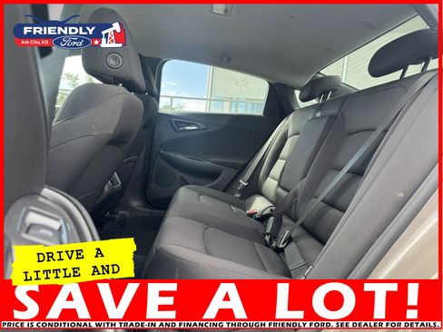 Used 2023 Chevrolet Malibu LT image 14