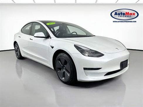 Used 2023 Tesla Model 3 Standard Range image 1