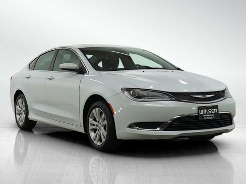 Used 2016 Chrysler 200 Limited w/ Anniversary Edition FWD image 7