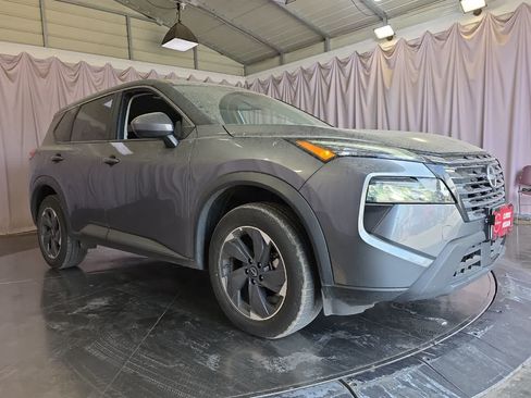 Used 2025 Nissan Rogue SV FWD image 10