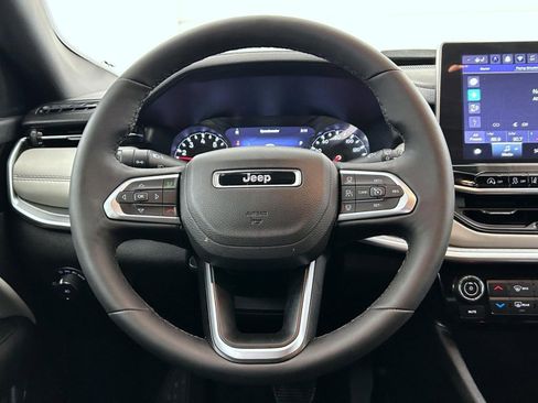 Certified 2025 Jeep Compass Limited image 11