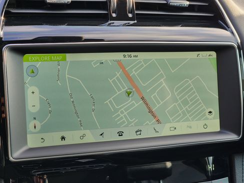 Used 2020 Jaguar F-PACE Prestige image 22