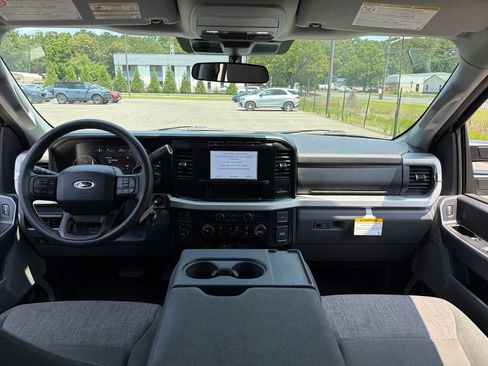 Used 2024 Ford F250 XLT AWD/4WD image 8