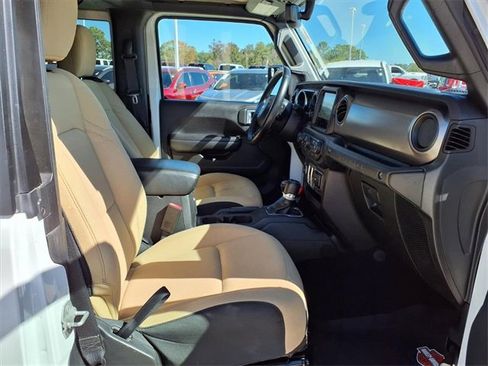 Used 2021 Jeep Wrangler Willys image 13
