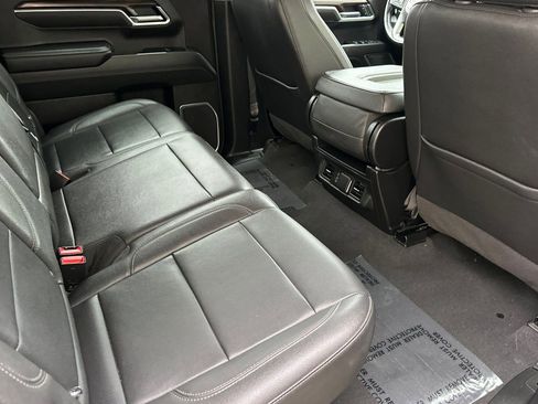 Certified 2025 GMC Sierra 1500 SLT image 18