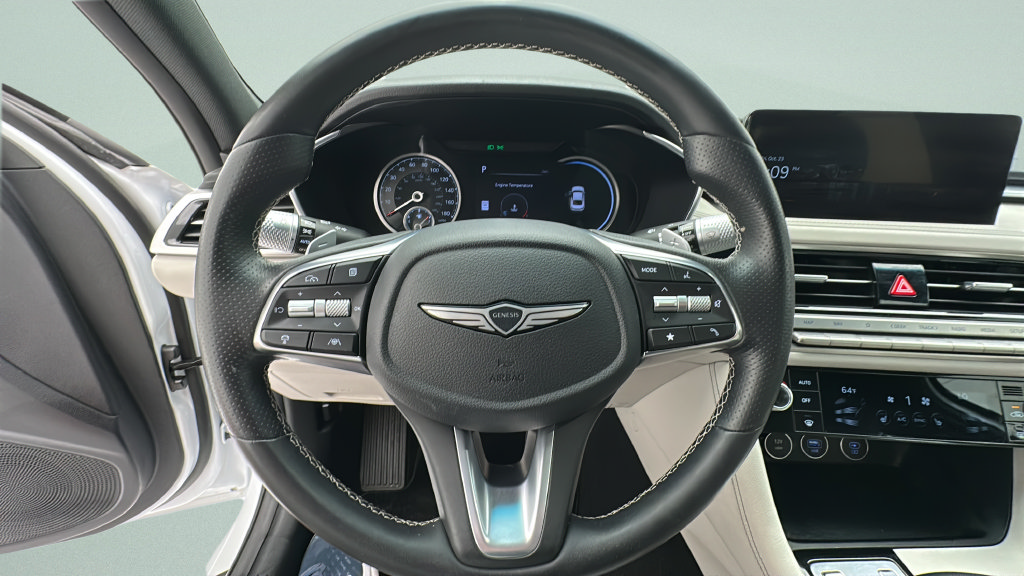Used 2025 Genesis G70 2.5T RWD image 15
