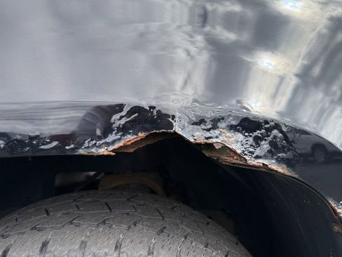 Used 2010 Chevrolet Avalanche LS w/ Interior Plus Package image 31