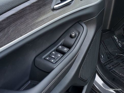 New 2025 Jeep Grand Cherokee Limited w/ Luxury Tech Group II image 21