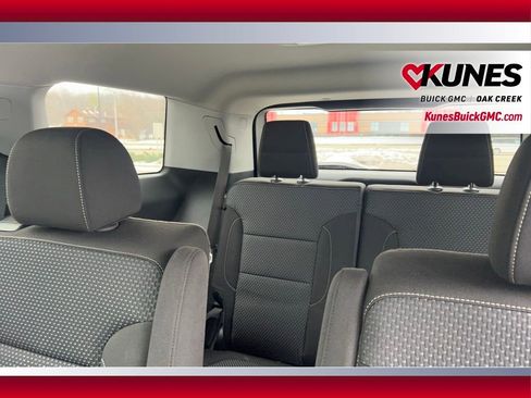 Used 2023 GMC Acadia SLE w/ Driver Convenience Package image 16