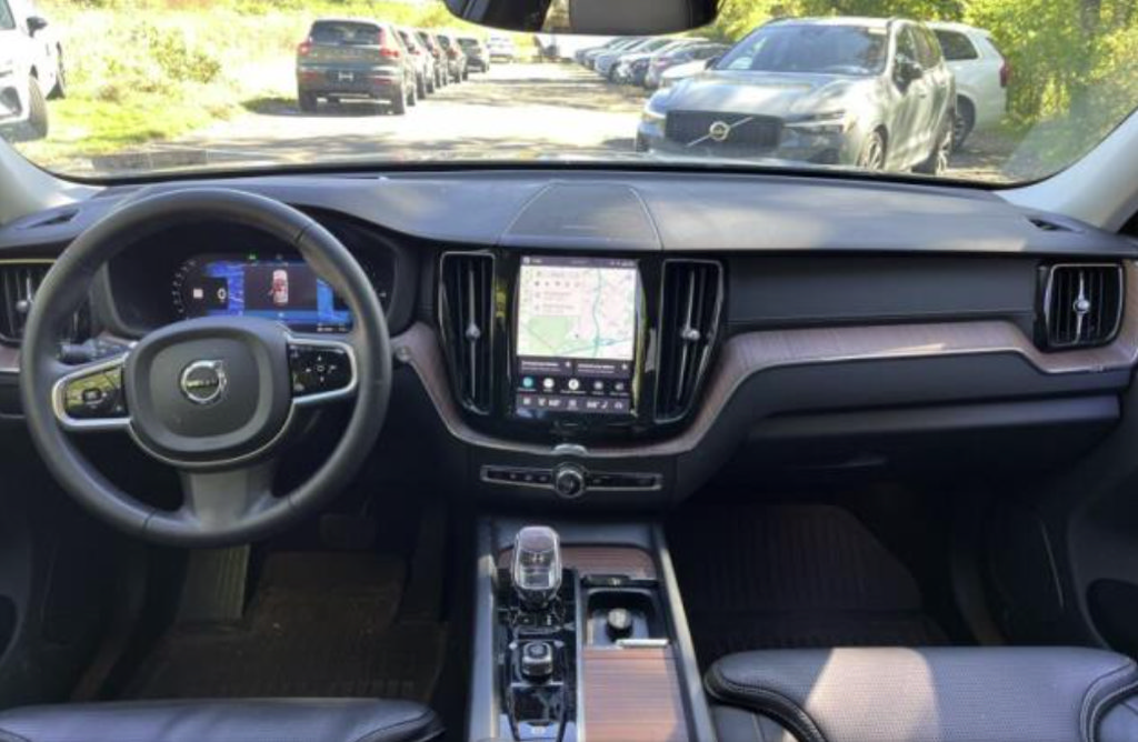 Used 2024 Volvo XC40 B5 Plus w/ Protection Package Premier AWD/4WD image 20