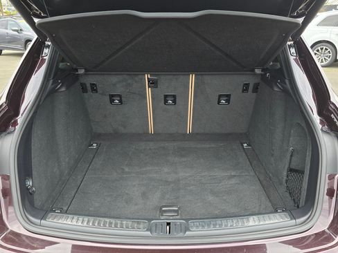 Used 2024 Porsche Macan AWD/4WD image 14