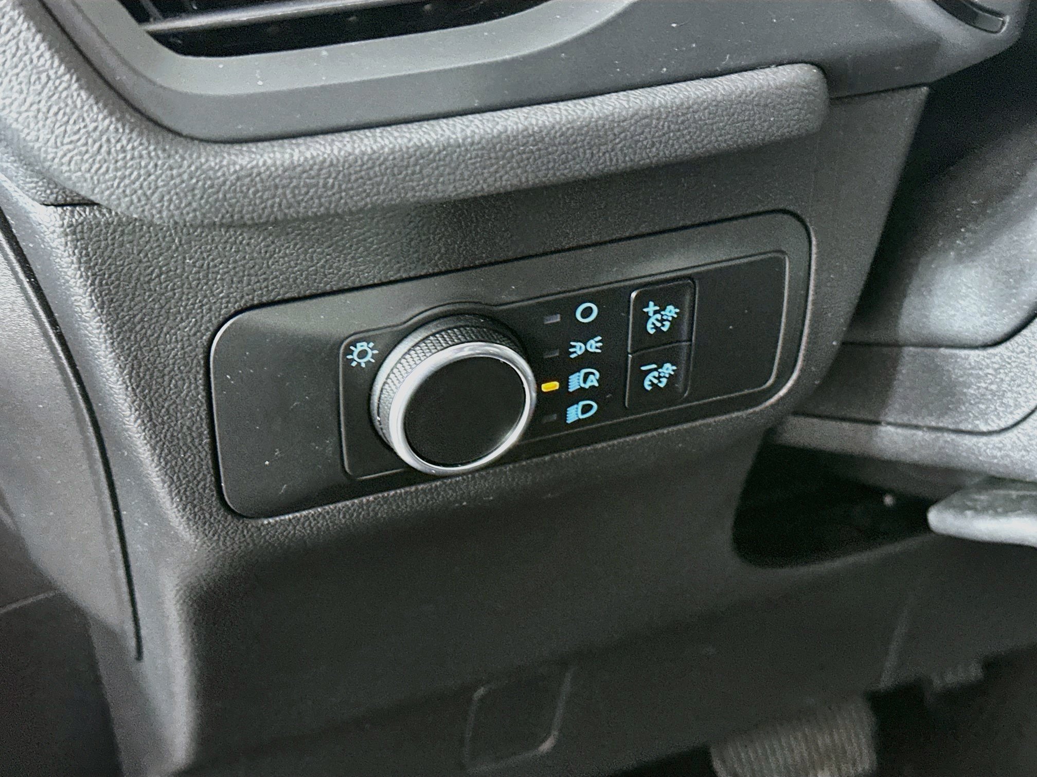 Used 2025 Ford Escape ST-Line FWD image 17