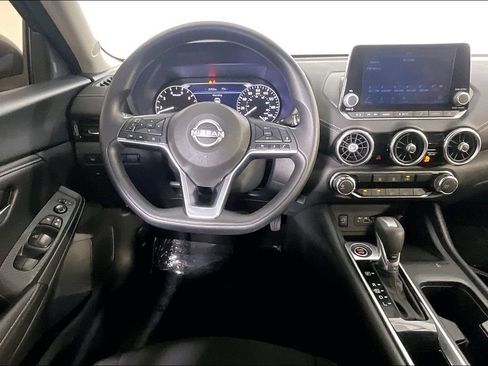 Used 2025 Nissan Sentra SV FWD image 6
