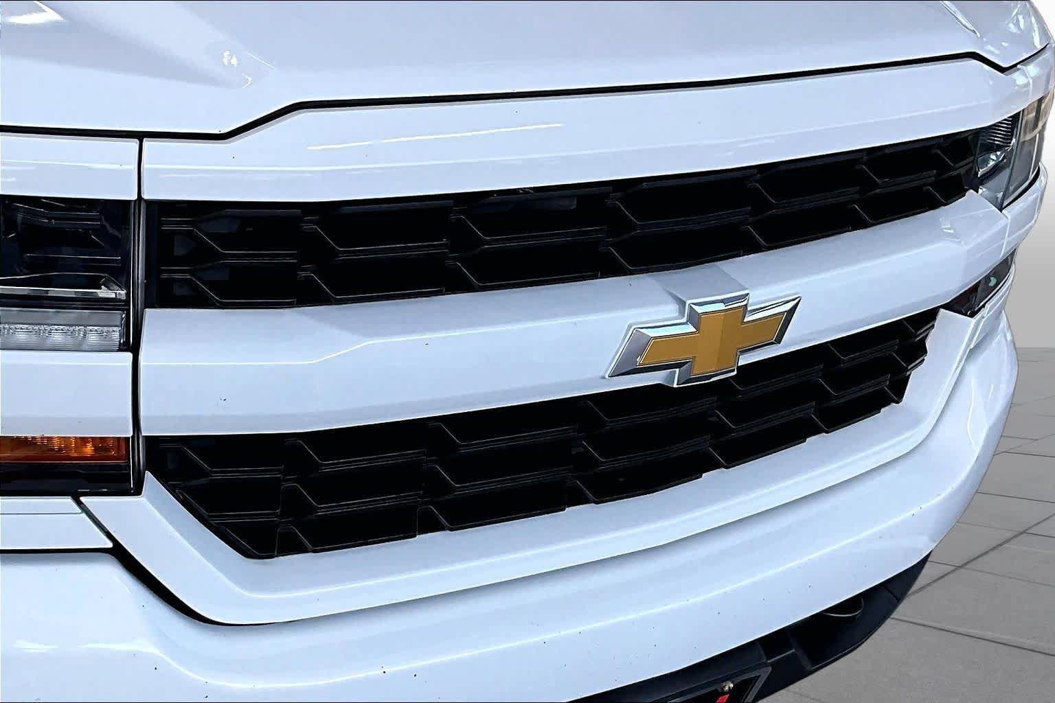 Used 2017 Chevrolet Silverado 1500 Custom w/ Custom Convenience Package RWD image 30