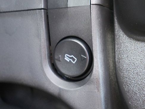 Used 2011 Ford F250 Lariat w/ Chrome Pkg image 28