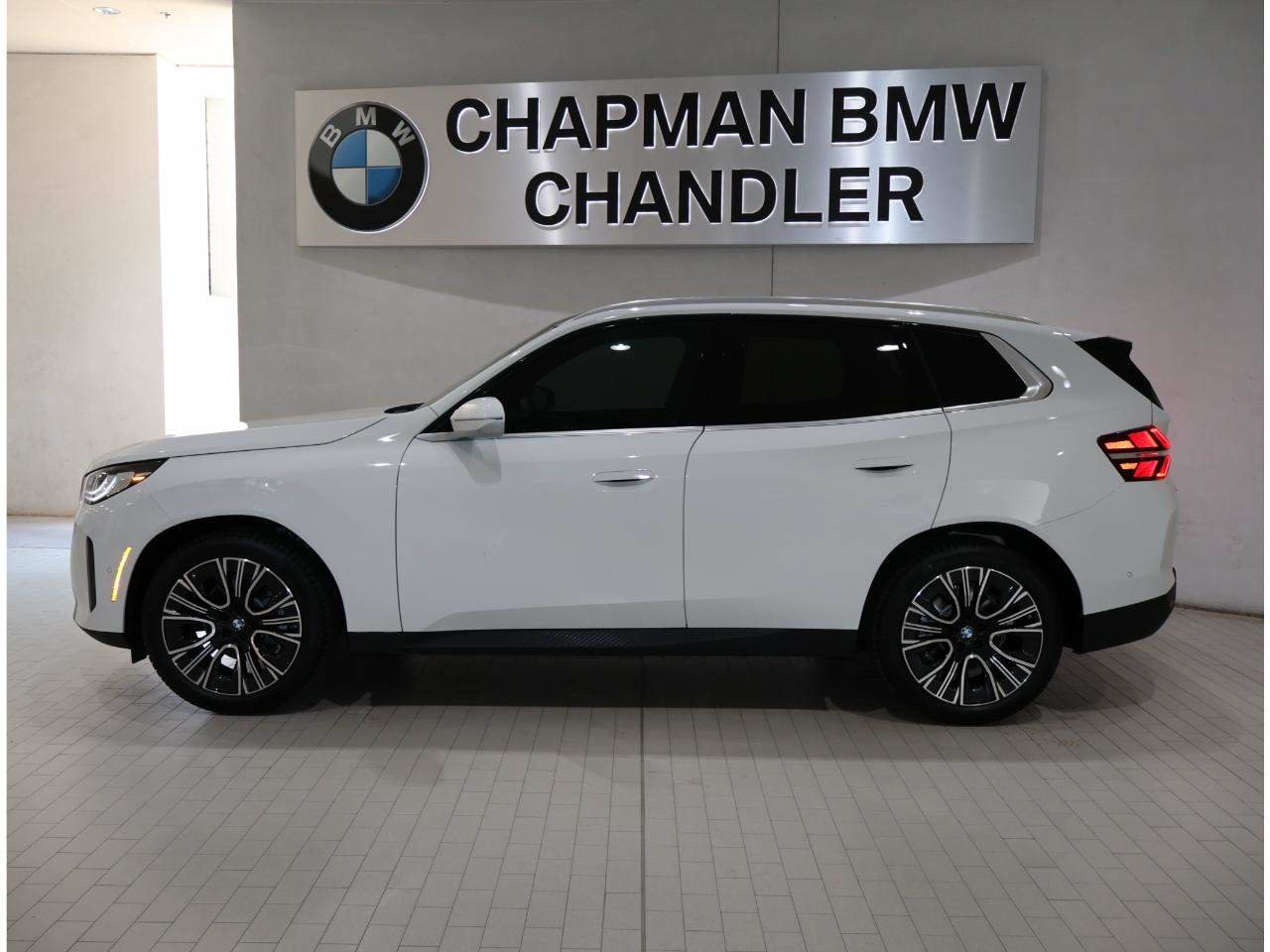 Used 2026 BMW X3 xDrive30i w/ Convenience Package AWD/4WD image 3