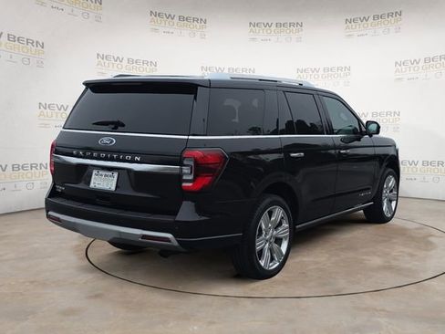Used 2023 Ford Expedition Platinum AWD/4WD image 5