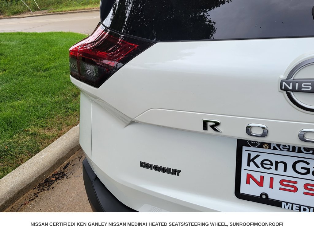 Certified 2023 Nissan Rogue SV w/ SV Premium B Package AWD/4WD image 16