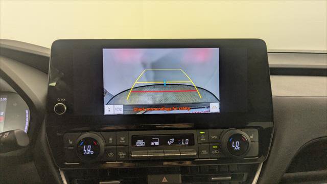 Used 2025 Toyota Grand Highlander AWD image 32