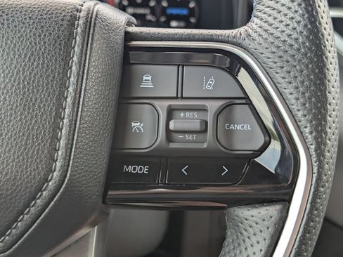 Used 2023 Toyota Tundra Platinum AWD/4WD image 16