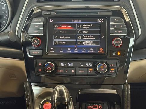 Used 2023 Nissan Maxima Platinum w/ Sport Mat Group FWD image 4